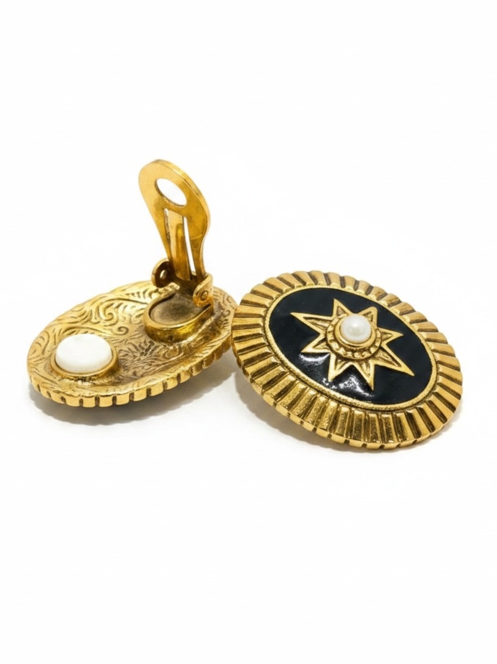 Vtg Gold-Tone Navy Starburst Clip-On Earrings with Pearl Accent